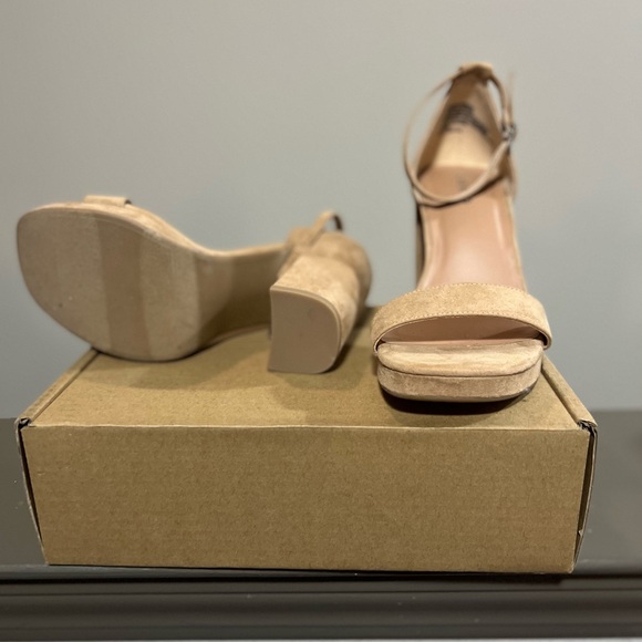 Torrid Platform Block Heeled Sandal 6.5WW - Picture 4 of 14